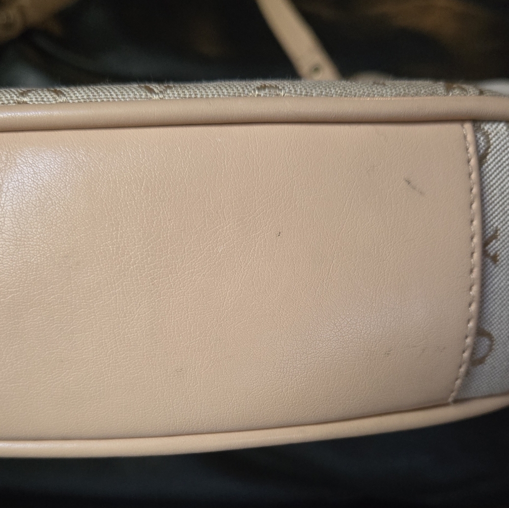 XOXO beige genuine leather small bag 10"x8" - Picture 5 of 11